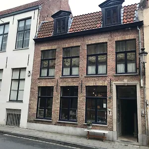 Dijver - Serene Escape In The Heart Of Historic Appartement