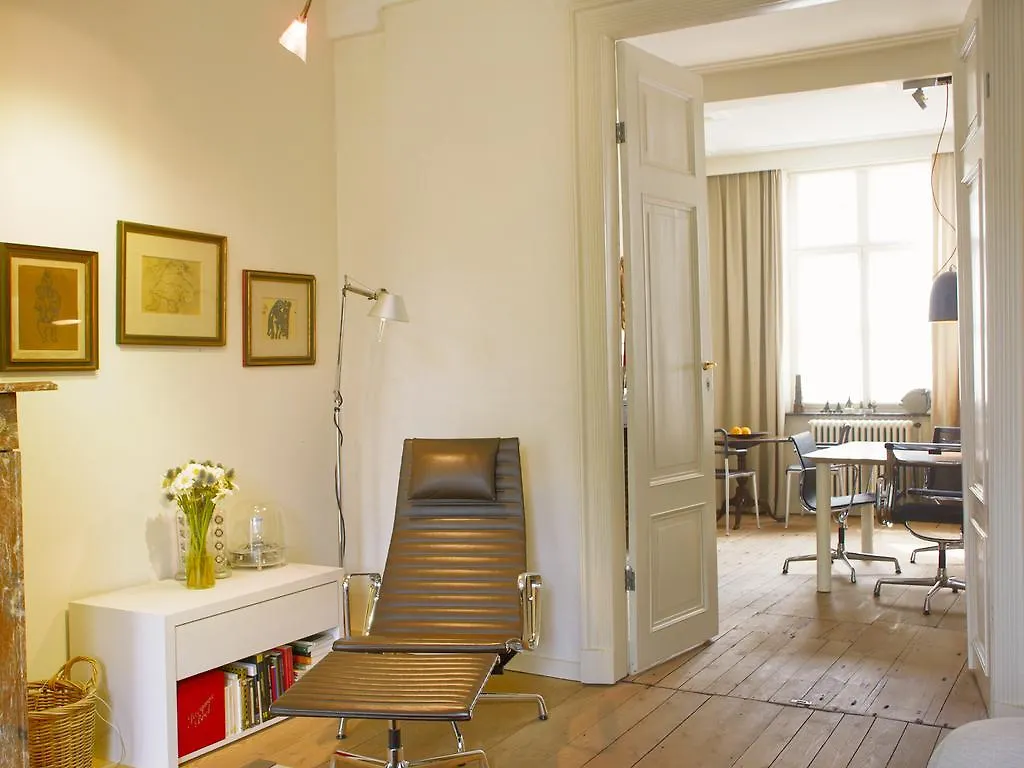 B&B Alphabet - Luxury Guesthouse And Art Gallery Bruges Bed & Breakfast